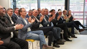 Prof. Dr. Ulrich Schubert, Prof. Dr. Andreas Marx, Wolfgang Tiefensee und Dr. Felix Streiter in CEEC II